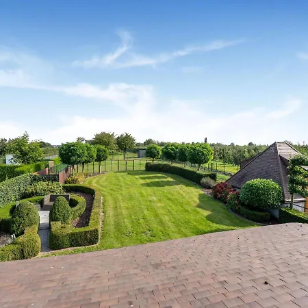Convivial In With Garden And Terrace Holiday home